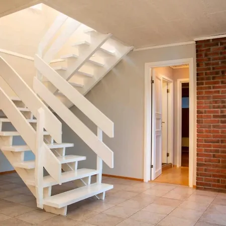 Large Spacious Single-family With 15 Beds Lii