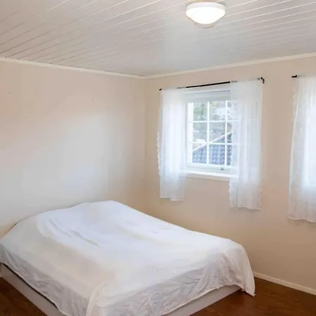 Large Spacious Single-family With 15 Beds Villa