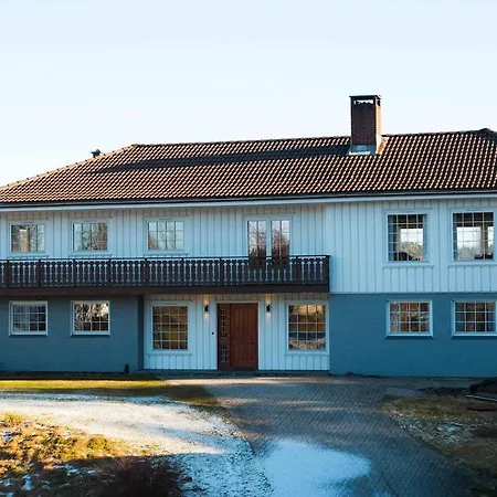 Large Spacious Single-family With 15 Beds Villa *