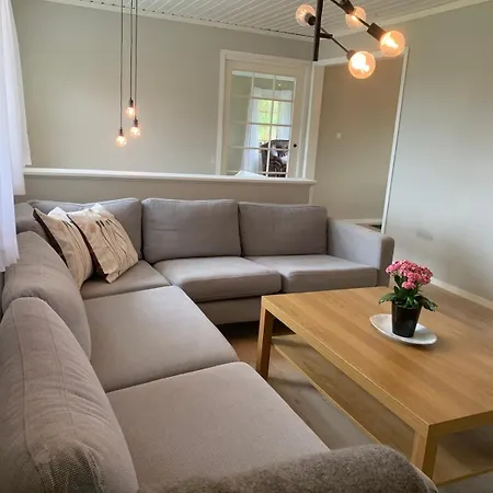 Large Spacious Single-family With 15 Beds Villa Lii