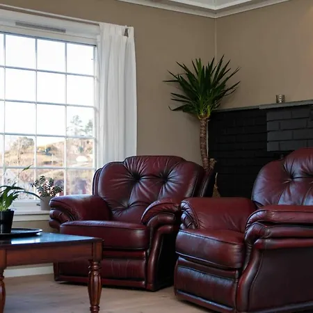 Large Spacious Single-family With 15 Beds
