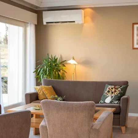 Large Spacious Single-family With 15 Beds Lii