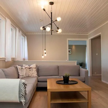 Villa Large Spacious Single-family With 15 Beds